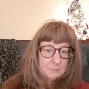 Meet your Posher, Dena